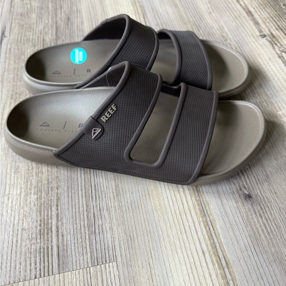 Reef Brown Slide Sandals-men’s 9- new - Picture 2 of 5